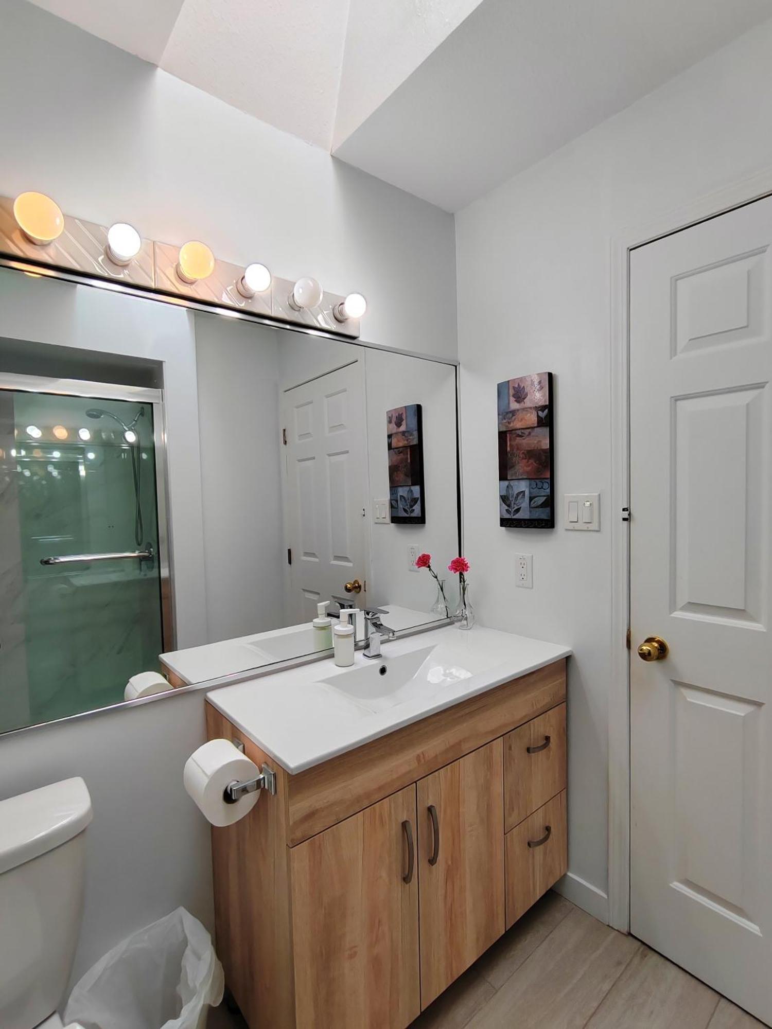 Bed Plus Yvr Richmond Dış mekan fotoğraf